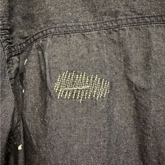 ROCAWEAR Button Up Shirt Mens XL Denim Distressed Embroidery Paint - Picture 9 of 11